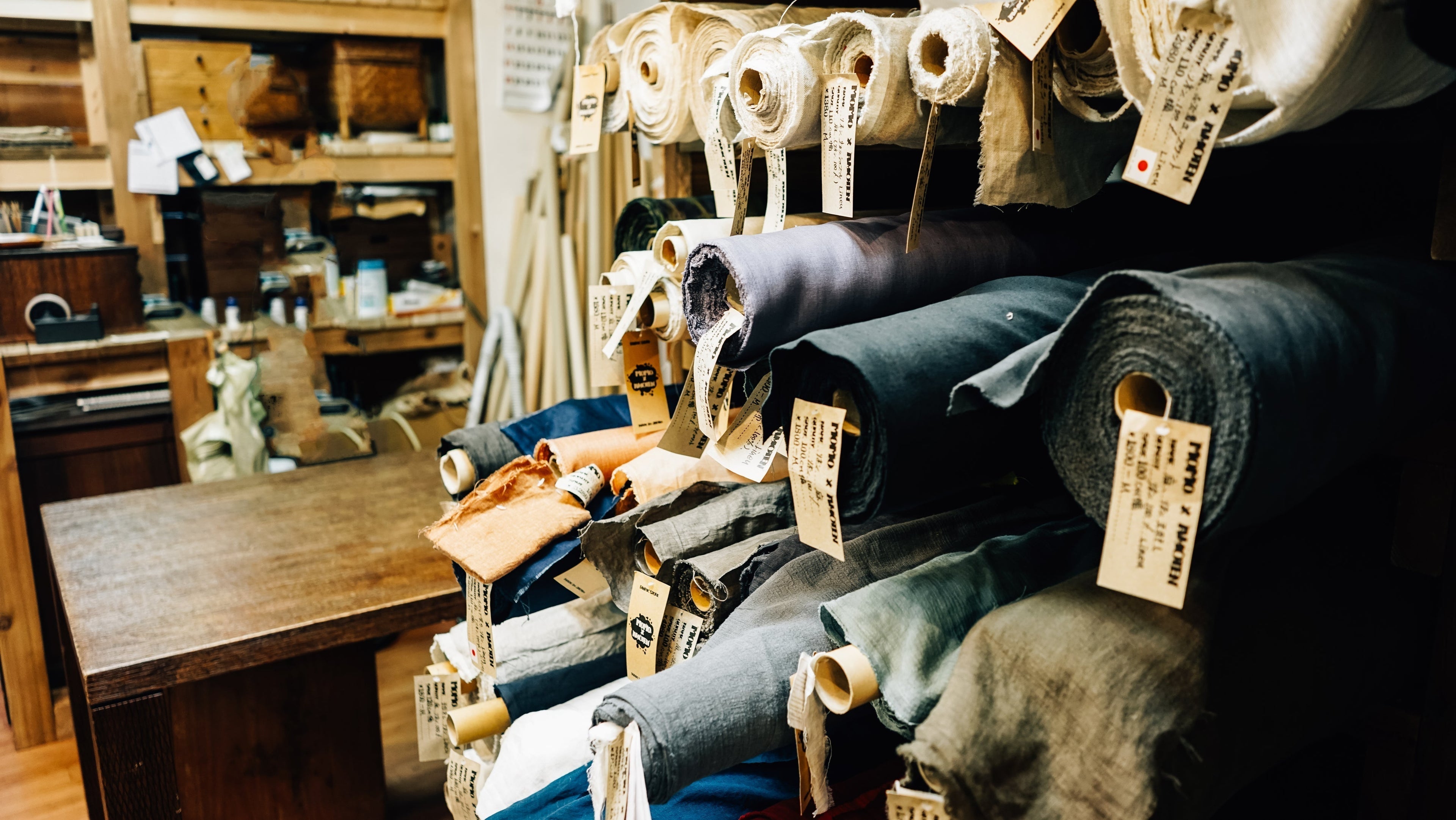 1. L'Upcycling de Luxe : "La Seconde Vie des Étoffes"